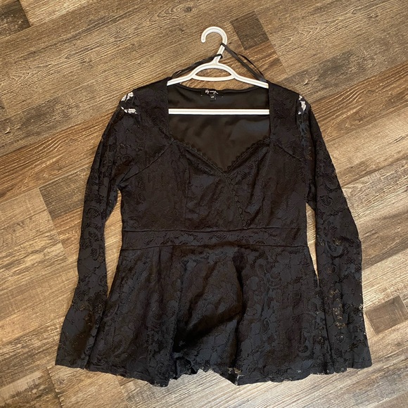 Black lace top - Picture 2 of 6